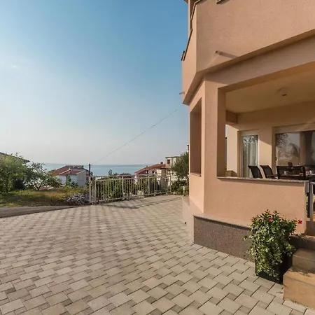 Ereiz Apartmán *